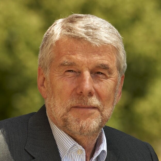 Prof Barry Everitt