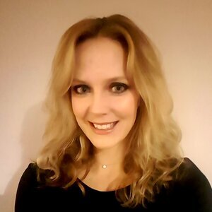 Dr Melissa Bone