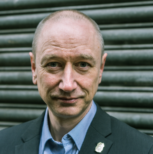 Neil Woods is a former Detective Sergeant and undercover operative and is now Chairman of LEAP UK.  (Image: TedXNewcastle | Watch “I fought the War on Drugs as an undercover, and here’s why we got it all wrong”.)